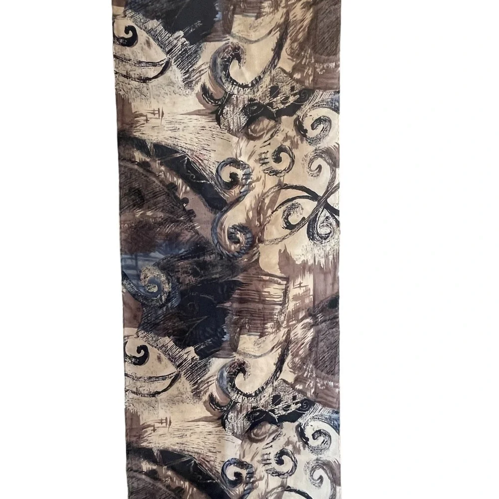 🔥💙Beautiful vintage silk scarf. Navy, cream and deep taupe. Gorgeous!!